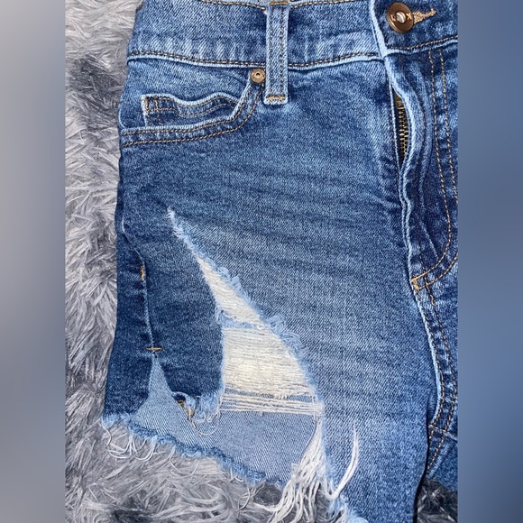 Kendall+kylie Jean shorts - Picture 5 of 7